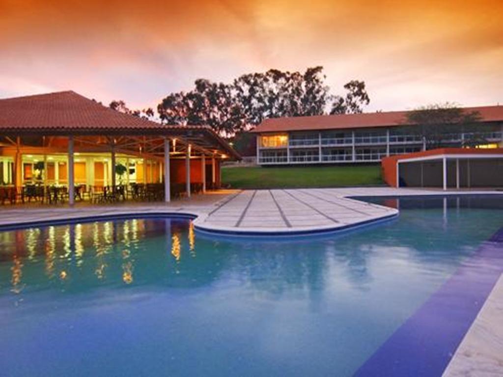 Flat No Hipica - Gravata (Gravata, Pernambuco)